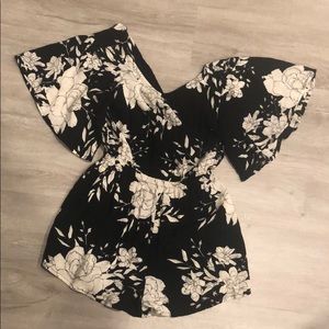 Billabong girl’s floral romper